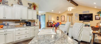 Hot Tub & Scenic Deck! Spacious Cookeville Retreat