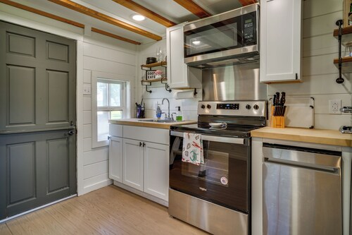 Cozy Couples Retreat w/ Porch on Bayou Teche!