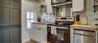 Cozy Couples Retreat w/ Porch on Bayou Teche!