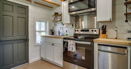 Cozy Couples Retreat w/ Porch on Bayou Teche!