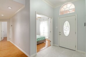 Talo (4 Bedrooms) | Sisätilat