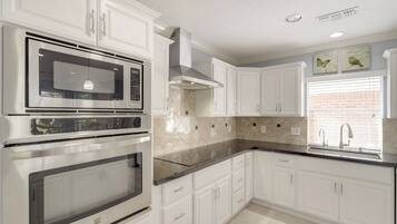 Rumah (4 Bedrooms) | Interior