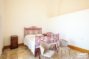 1 chambre, accĂšs Ă Internet, literie fournie