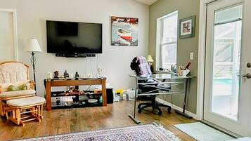 Căn hộ, 2 phòng ngủ, quang cảnh vườn | Khu phòng khách