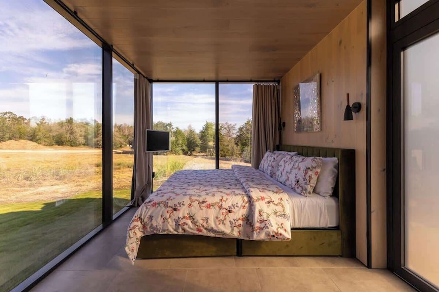 Rt Creekside Glass Retreat | Cowboy Pool/hot Tub - Round Top, TX