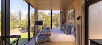 Luxury Glass Casita | Hot Tub + Firepit | Near RT