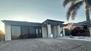 Exterior - Spacious House in Redbank Plains (Redbank Plains)