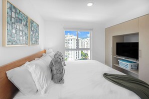 3 bedrooms, iron/ironing board, free WiFi, bed sheets - Contemporary Viva Jaco Residences Suite with Pool (Jacó)