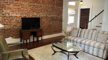 Smart TV, table tennis, books