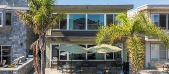 Steps to sand and surf, Parking in garage, Patio