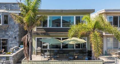 Steps to sand and surf, Parking in garage, Patio