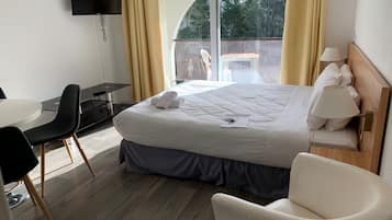 Sistema de insonorización, wifi gratis y acceso para silla de ruedas