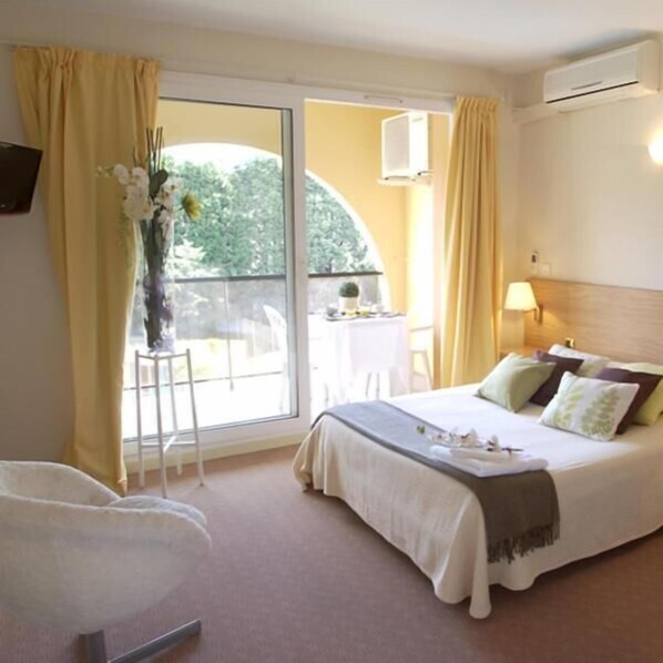 Soundproofing, free WiFi, wheelchair access