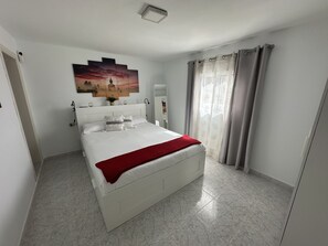 مكواة/لوح كي وواي فاي مجانًا وملاءات أسرّة