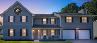 Serenity Landing - 5 Minutes to Airport - Sleeps 6