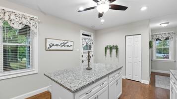 House, 3 Bedrooms | Interior