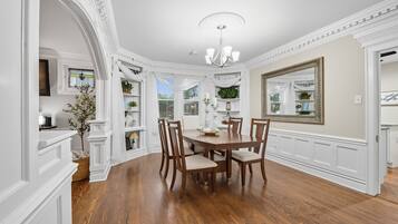 House, 3 Bedrooms | Dining