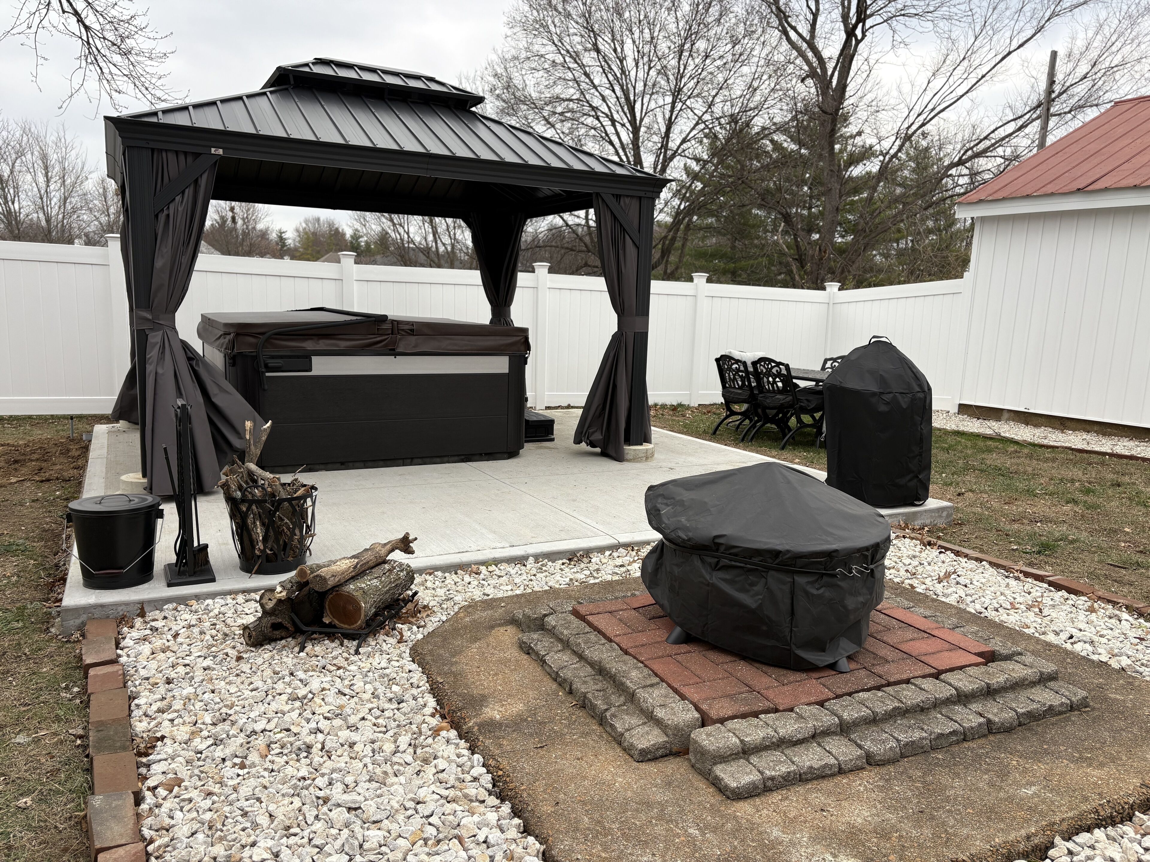 Maison, 3 chambres | Restauration en plein air