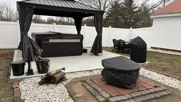 Maison, 3 chambres | Restauration en plein air