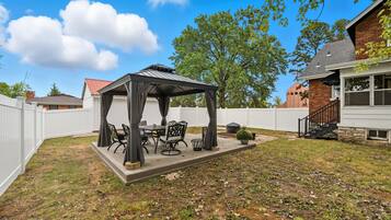 House, 3 Bedrooms | Outdoor dining
