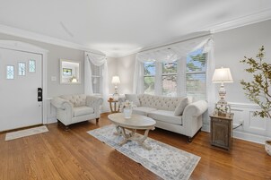 House, 3 Bedrooms | Living area | Smart TV, streaming services