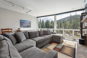 Leilighet, 2 soverom | Oppholdsområde | Smart-TV