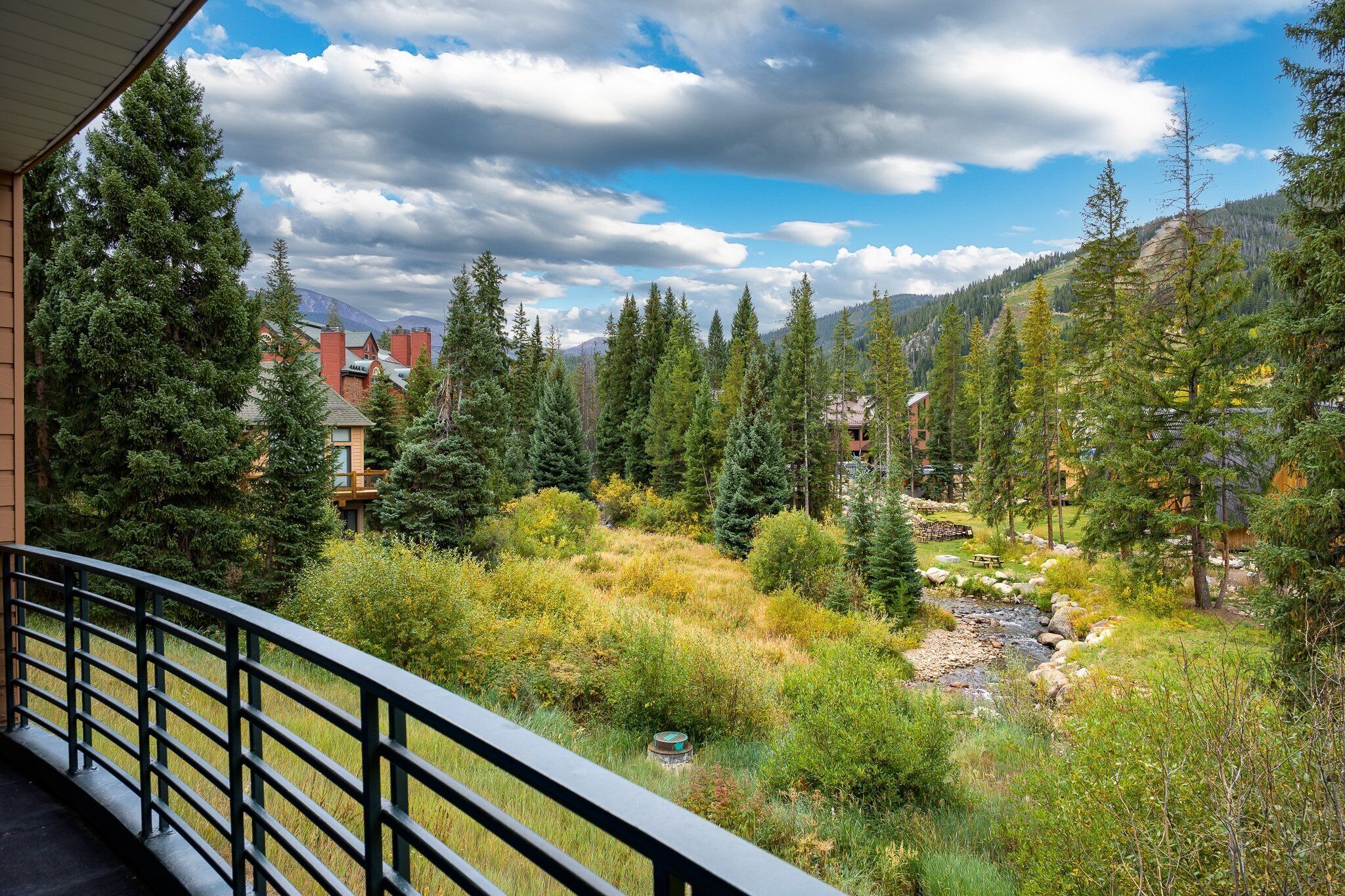 Condo, 2 Bedrooms | Property grounds