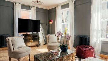 2 bedrooms, iron/ironing board, travel crib, free WiFi