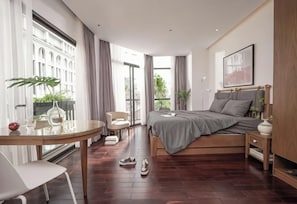 Deluxe Double Room | Iron/ironing board, free WiFi