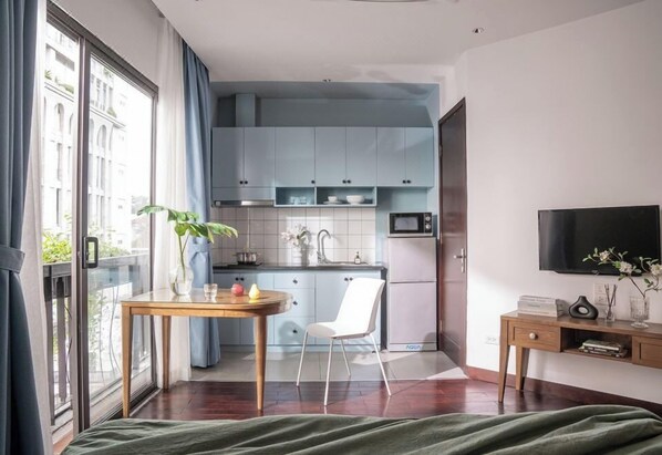 Estudio | Tabla de planchar con plancha y wifi gratis