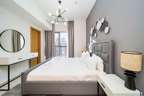 In-room safe, blackout curtains, soundproofing, iron/ironing board - PVH - Burj Khalifa View 1BR - Bellevue 2 (Dubai)