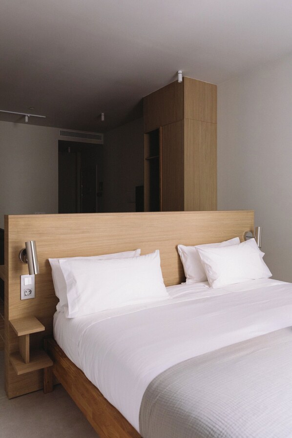 Superior Double Room | Desk, laptop workspace, free WiFi
