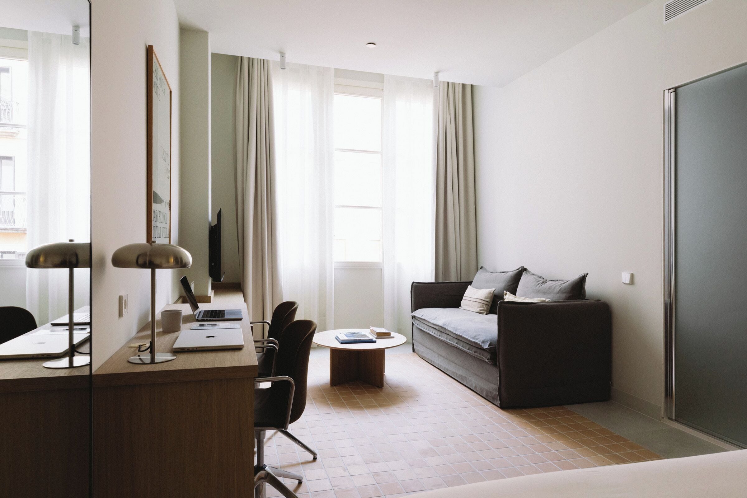 Superior tweepersoonskamer | Een bureau, een laptopwerkplek, gratis wifi