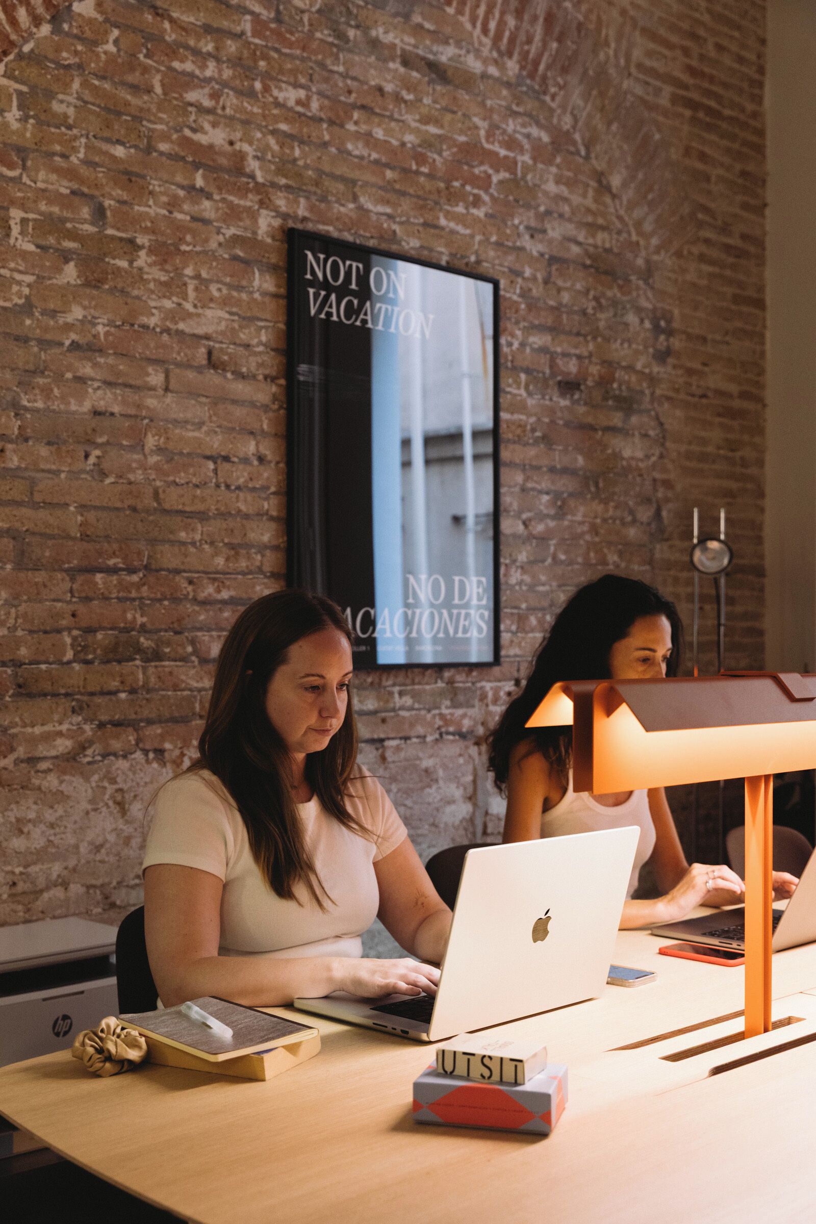 Coin salon dans le hall