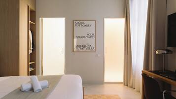 Comfort-Doppelzimmer, 1 King-Bett | Schreibtisch, laptopgeeigneter Arbeitsplatz, kostenloses WLAN