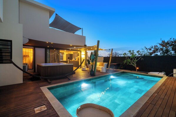 Outdoor pool, a heated pool