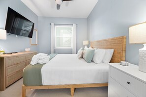 3 chambres, fer et planche à repasser, lit de bébé portatif