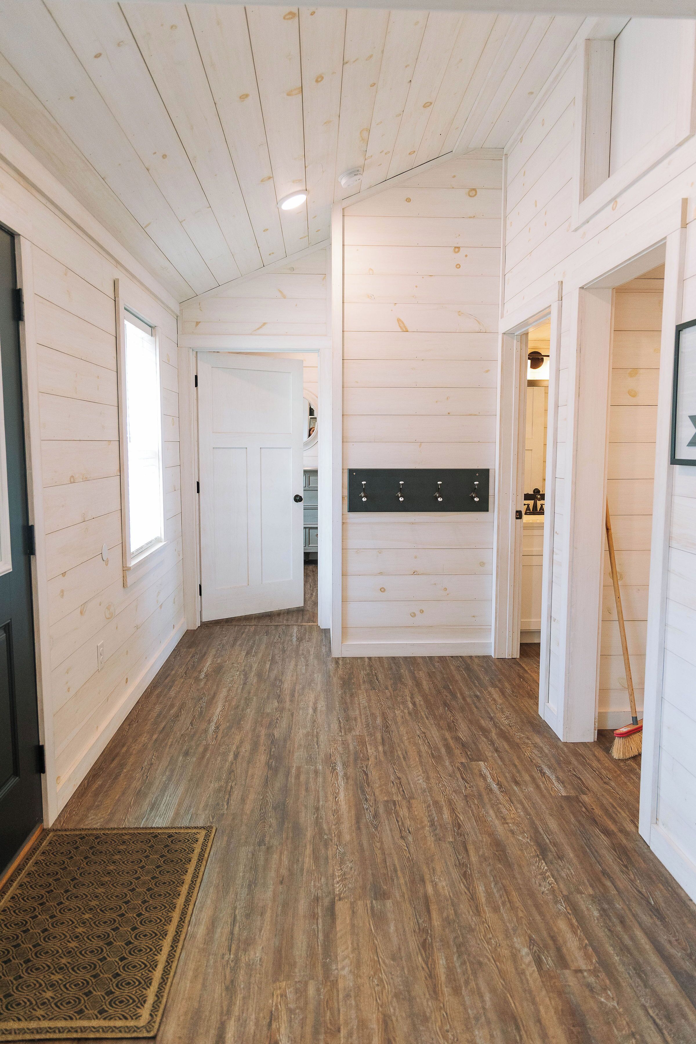 المنشأة من الداخل