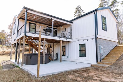 Knott Quite at the lake - 4bd/3ba with Hot Tub