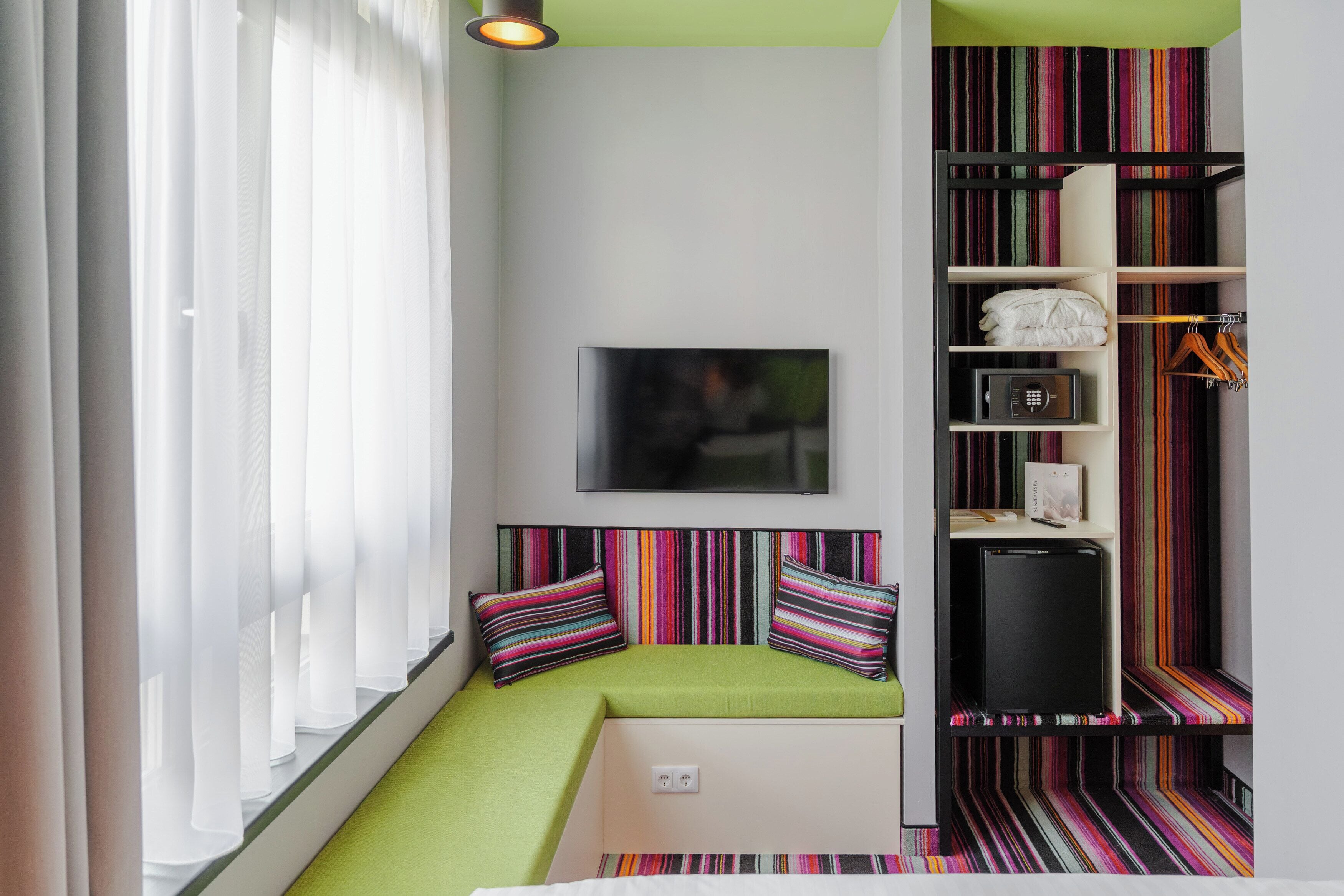 Coffres-forts dans les chambres, bureau