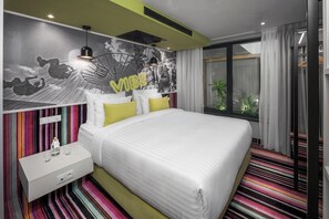 Ultra Vibe Suite | In-room safe, desk, laptop workspace, soundproofing - Mamaison VIBE Hotel Downtown Budapest (Budapest)
