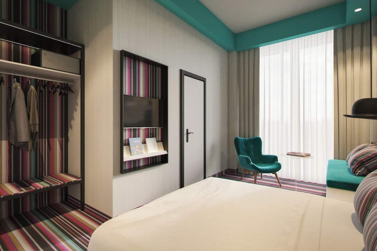 In-room safe, desk, laptop workspace, soundproofing