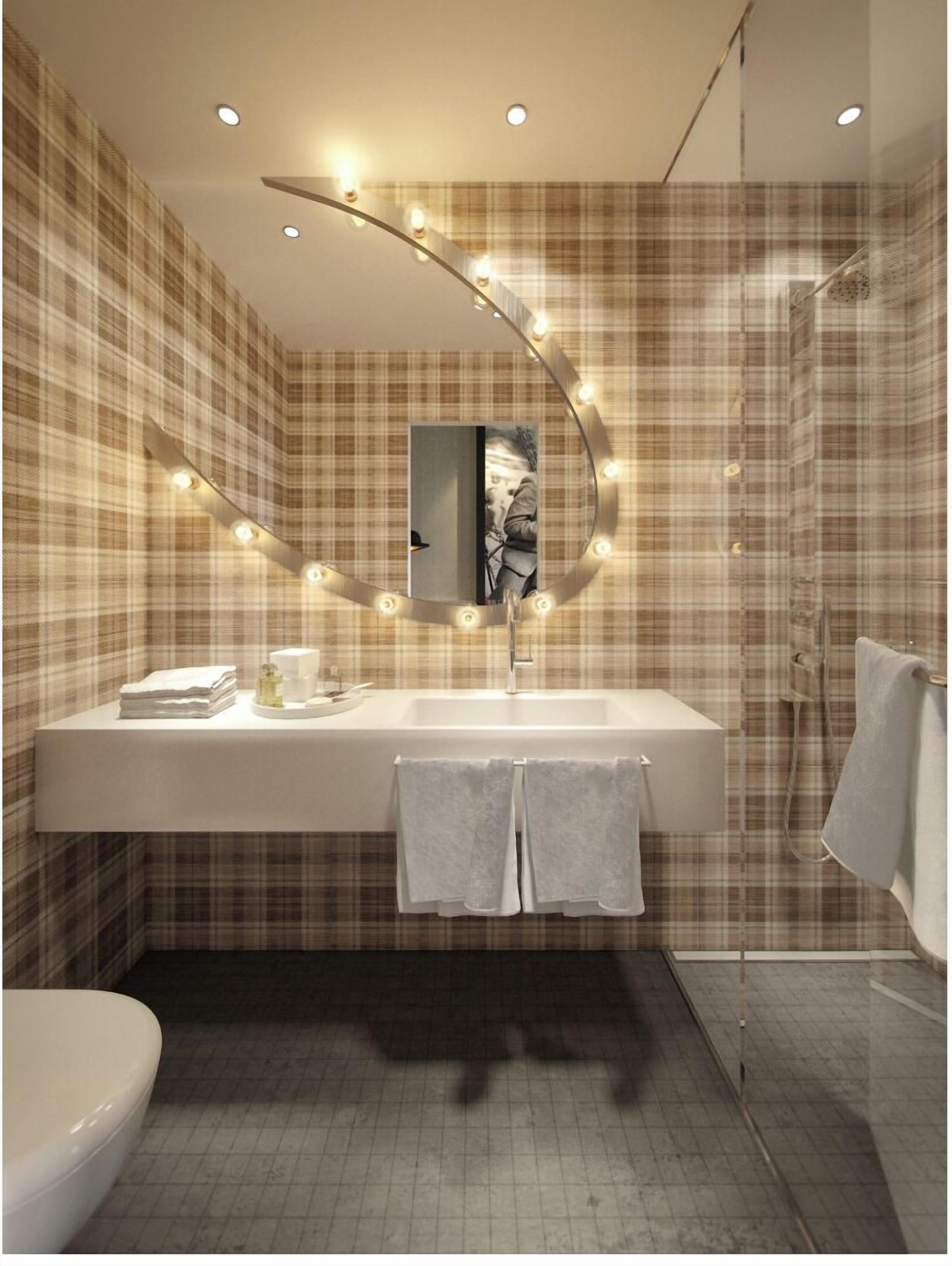 Ducha, secador de pelo, toallas, jabón