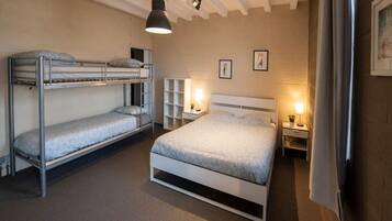 House | 2 bedrooms, individually furnished, bed sheets