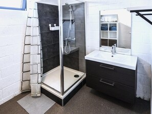 House | Bathroom | Bathtub