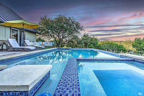 Bear Moon Ranch - Hot Tub, Pool, Pickleball