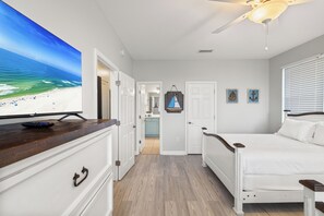 6 bedrooms, desk, iron/ironing board, free WiFi