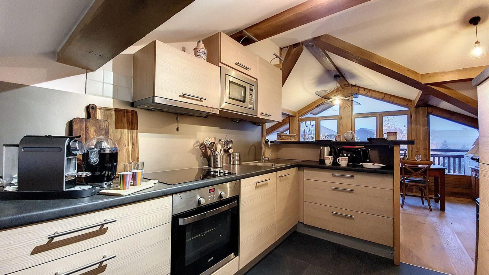 Fridge, microwave, dishwasher, coffee/tea maker