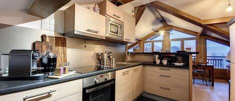 Fridge, microwave, dishwasher, coffee/tea maker