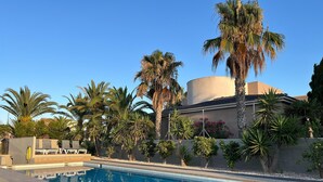 Pool - Pleasant Studio House in Front of the Beach (Roquetas de Mar)